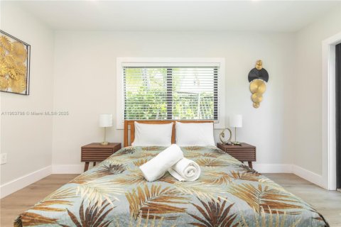 Снять в аренду виллу или дом в Майами, Флорида 5 спален, 145.48м2, № 1954619 - фото 21