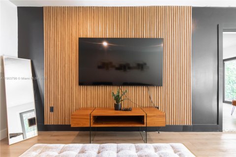 Снять в аренду виллу или дом в Майами, Флорида 5 спален, 145.48м2, № 1954619 - фото 8