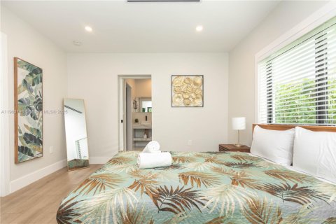 Снять в аренду виллу или дом в Майами, Флорида 5 спален, 145.48м2, № 1954619 - фото 24