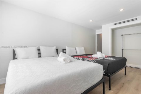 Снять в аренду виллу или дом в Майами, Флорида 5 спален, 145.48м2, № 1954619 - фото 13