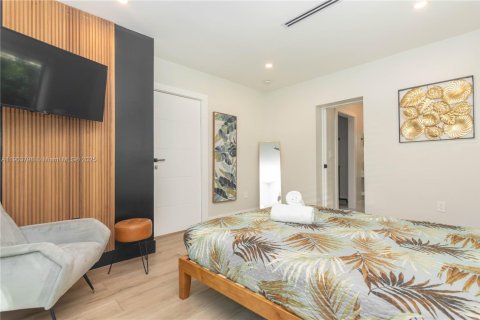 Снять в аренду виллу или дом в Майами, Флорида 5 спален, 145.48м2, № 1954619 - фото 25