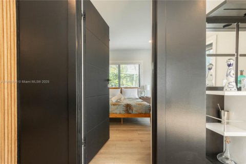 Снять в аренду виллу или дом в Майами, Флорида 5 спален, 145.48м2, № 1954619 - фото 20