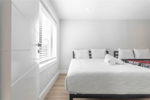 Снять в аренду виллу или дом в Майами, Флорида 5 спален, 145.48м2, № 1954619 - фото 12