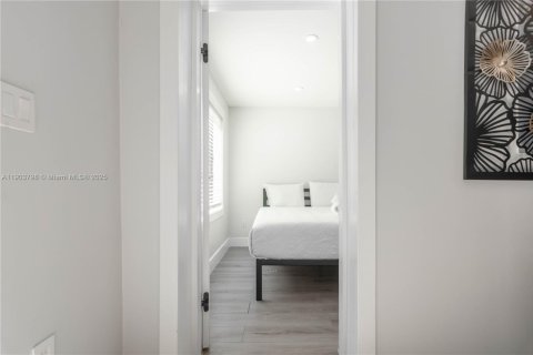 Снять в аренду виллу или дом в Майами, Флорида 5 спален, 145.48м2, № 1954619 - фото 11