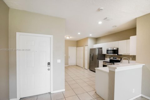 Casa en alquiler en Weston, Florida, 2 dormitorios, 130.99 m2 № 2007750 - foto 5