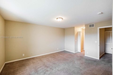 Casa en alquiler en Weston, Florida, 2 dormitorios, 130.99 m2 № 2007750 - foto 9