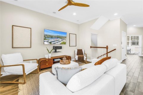 Townhouse in Saint Petersburg, Florida 4 bedrooms, 179.67 sq.m. № 2093288 - photo 8