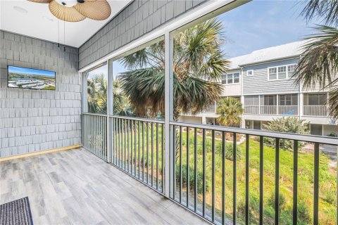 Townhouse in Saint Petersburg, Florida 4 bedrooms, 179.67 sq.m. № 2093288 - photo 22