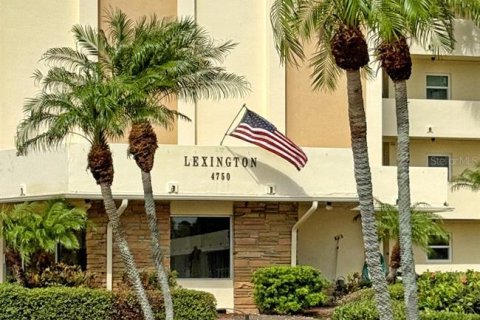 Condominio en venta en Saint Petersburg, Florida, 2 dormitorios, 97.08 m2 № 1802870 - foto 5