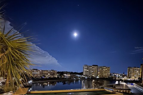 Condominio en venta en Saint Petersburg, Florida, 2 dormitorios, 97.08 m2 № 1802870 - foto 23