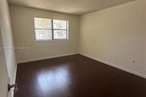 Condo in Hialeah, Florida, 1 bedroom  № 2068784 - photo 3