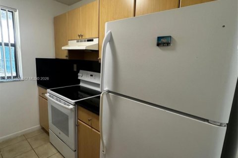 Condo in Hialeah, Florida, 1 bedroom  № 2068784