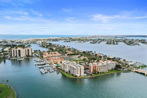 Condo à Treasure Island, Floride, 1 chambre  № 2167694