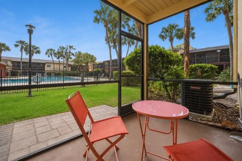 Condo in Orlando, Florida, 1 bedroom № 2211529 - photo 10