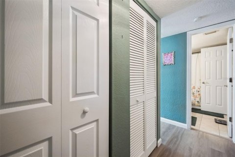 Condo in Orlando, Florida, 1 bedroom № 2211529 - photo 5