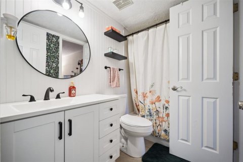 Condo in Orlando, Florida, 1 bedroom № 2211529 - photo 16