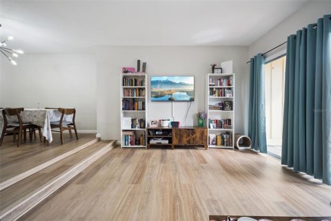 Condo in Orlando, Florida, 1 bedroom № 2211529 - photo 7