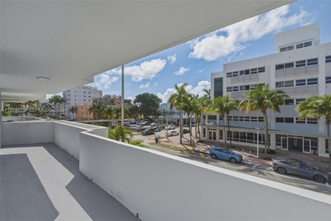 Copropriété à vendre à Miami Beach, Floride: 2 chambres, 85.56 m2 № 2044256 - photo 20