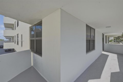 Copropriété à vendre à Miami Beach, Floride: 2 chambres, 85.56 m2 № 2044256 - photo 21