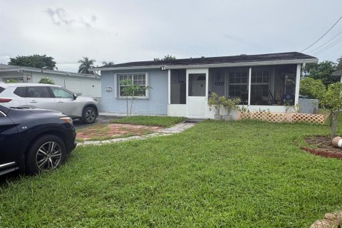 Villa ou maison à louer à Sunrise, Floride: 2 chambres, 105.17 m2 № 2385351 - photo 21