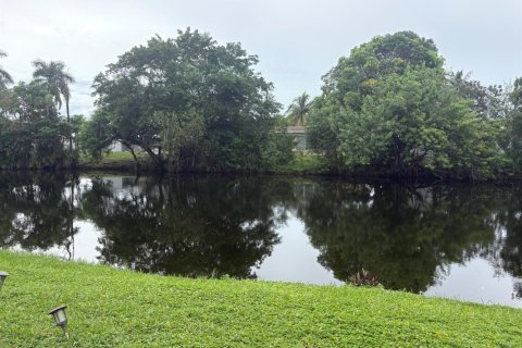 Villa ou maison à louer à Sunrise, Floride: 2 chambres, 105.17 m2 № 2385351 - photo 19
