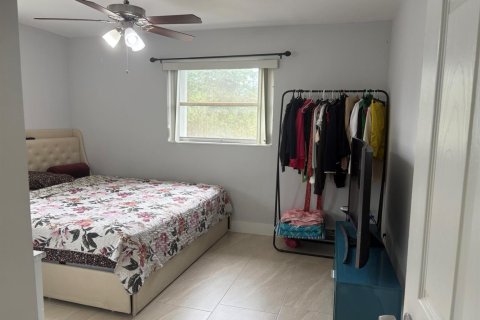 Villa ou maison à louer à Sunrise, Floride: 2 chambres, 105.17 m2 № 2385351 - photo 7