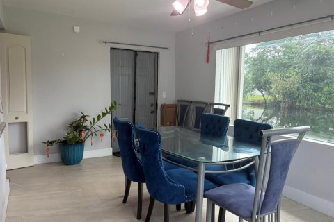 Villa ou maison à louer à Sunrise, Floride: 2 chambres, 105.17 m2 № 2385351 - photo 16