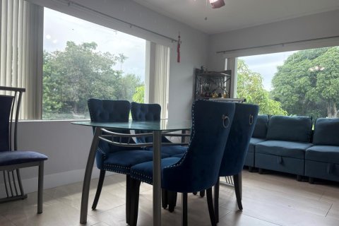 Villa ou maison à louer à Sunrise, Floride: 2 chambres, 105.17 m2 № 2385351 - photo 14