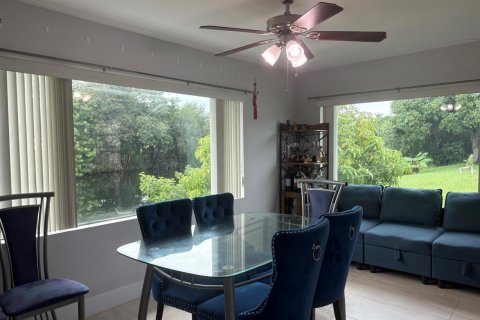Villa ou maison à louer à Sunrise, Floride: 2 chambres, 105.17 m2 № 2385351 - photo 15