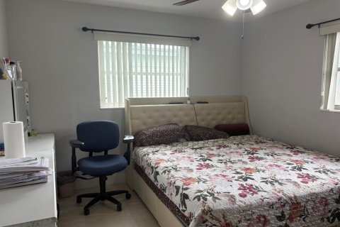 Villa ou maison à louer à Sunrise, Floride: 2 chambres, 105.17 m2 № 2385351 - photo 6