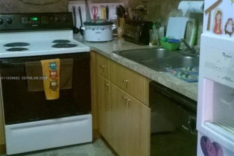 Condo in Sunny Isles Beach, Florida, 2 bedrooms  № 1997028 - photo 10