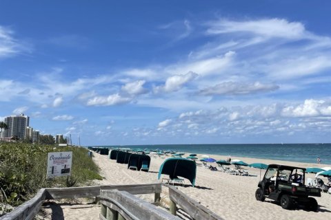 Villa ou maison à vendre à Palm Beach Shores, Floride: 4 chambres, 189.99 m2 № 1161753 - photo 1