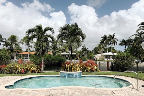 House in Hollywood, Florida 3 bedrooms № 1700328 - photo 1