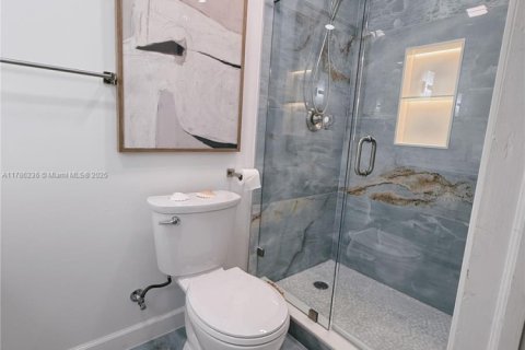 House in Hollywood, Florida 3 bedrooms № 1700328 - photo 13