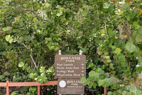 House in Hollywood, Florida 3 bedrooms № 1700328 - photo 28