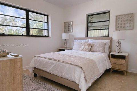 House in Hollywood, Florida 3 bedrooms № 1700328 - photo 22