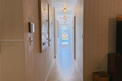 House in Hollywood, Florida 3 bedrooms № 1700328 - photo 16