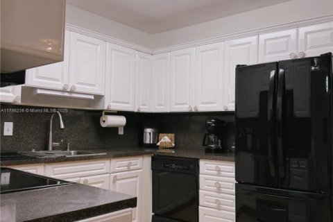 House in Hollywood, Florida 3 bedrooms № 1700328 - photo 10