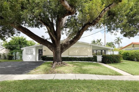 House in Hollywood, Florida 3 bedrooms № 1700328 - photo 24