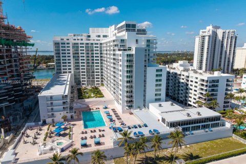 Copropriété à louer à Miami Beach, Floride: 3 chambres, 154.22 m2 № 2027753 - photo 2