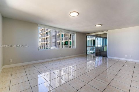Copropriété à louer à Miami Beach, Floride: 3 chambres, 154.22 m2 № 2027753 - photo 5