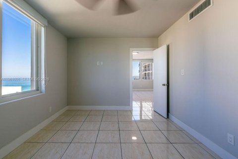 Copropriété à louer à Miami Beach, Floride: 3 chambres, 154.22 m2 № 2027753 - photo 12