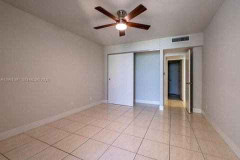 Copropriété à louer à Miami Beach, Floride: 3 chambres, 154.22 m2 № 2027753 - photo 15