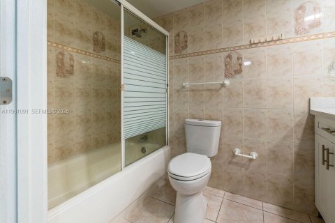 Copropriété à louer à Miami Beach, Floride: 3 chambres, 154.22 m2 № 2027753 - photo 25