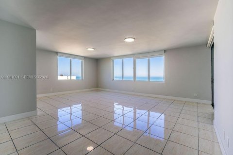 Copropriété à louer à Miami Beach, Floride: 3 chambres, 154.22 m2 № 2027753 - photo 4