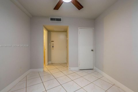 Copropriété à louer à Miami Beach, Floride: 3 chambres, 154.22 m2 № 2027753 - photo 27
