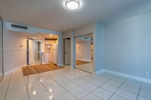 Copropriété à louer à Miami Beach, Floride: 3 chambres, 154.22 m2 № 2027753 - photo 23