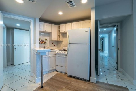 Copropriété à louer à Miami Beach, Floride: 3 chambres, 154.22 m2 № 2027753 - photo 24