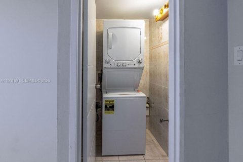 Copropriété à louer à Miami Beach, Floride: 3 chambres, 154.22 m2 № 2027753 - photo 28