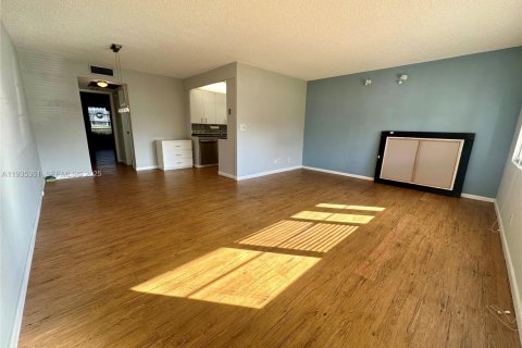 Condo in Deerfield Beach, Florida, 1 bedroom  № 1993554 - photo 4